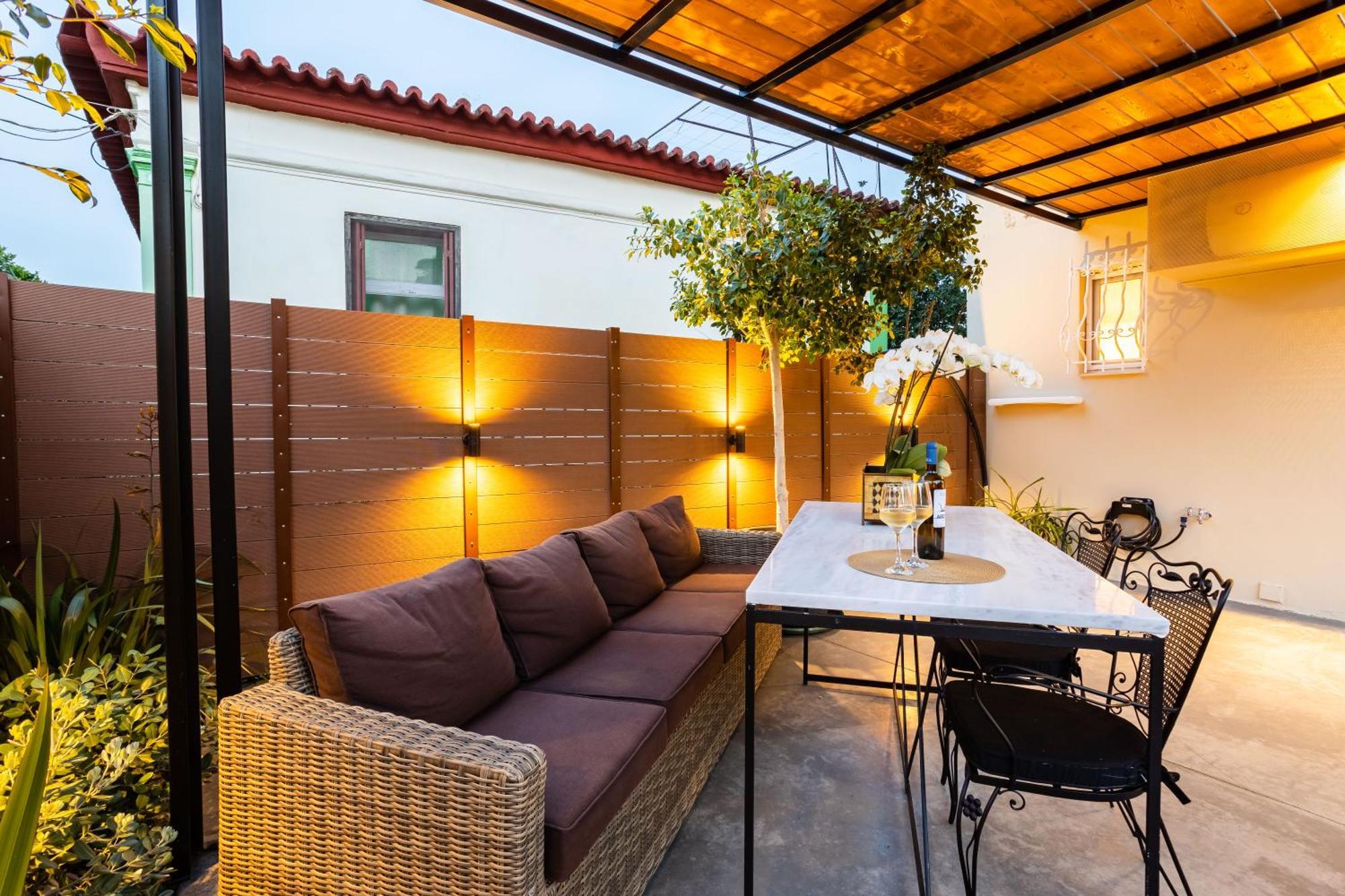 Villy'S Comfort Zone Apartments Kalamata Extérieur photo