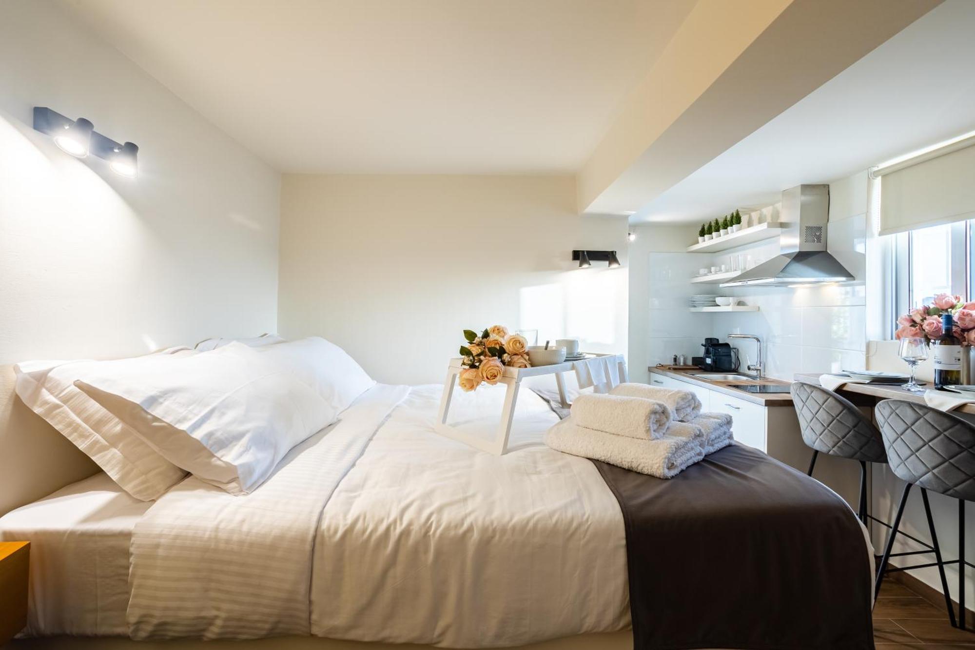 Villy'S Comfort Zone Apartments Kalamata Extérieur photo